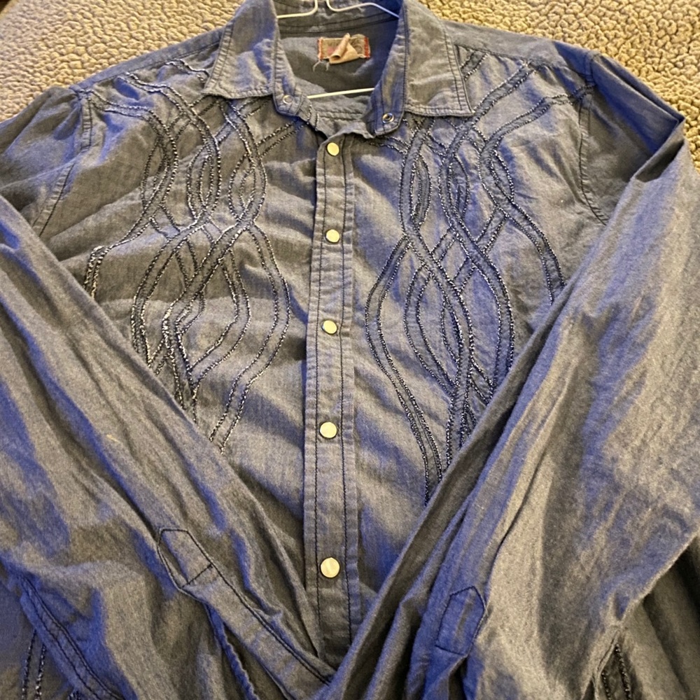 Vintage Red, light denim shirt